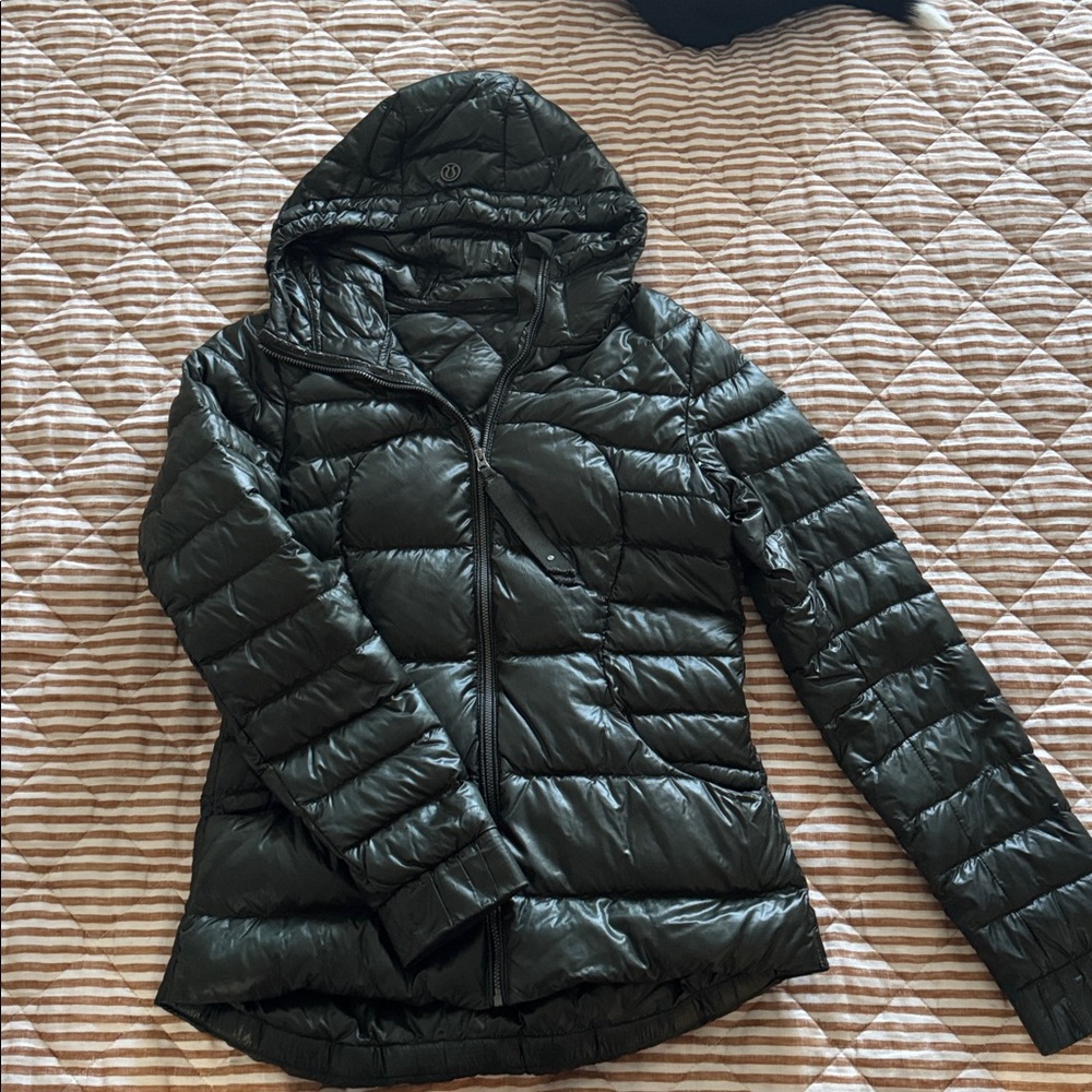 lululemon athletica Shiny army green Puffer Jacket
